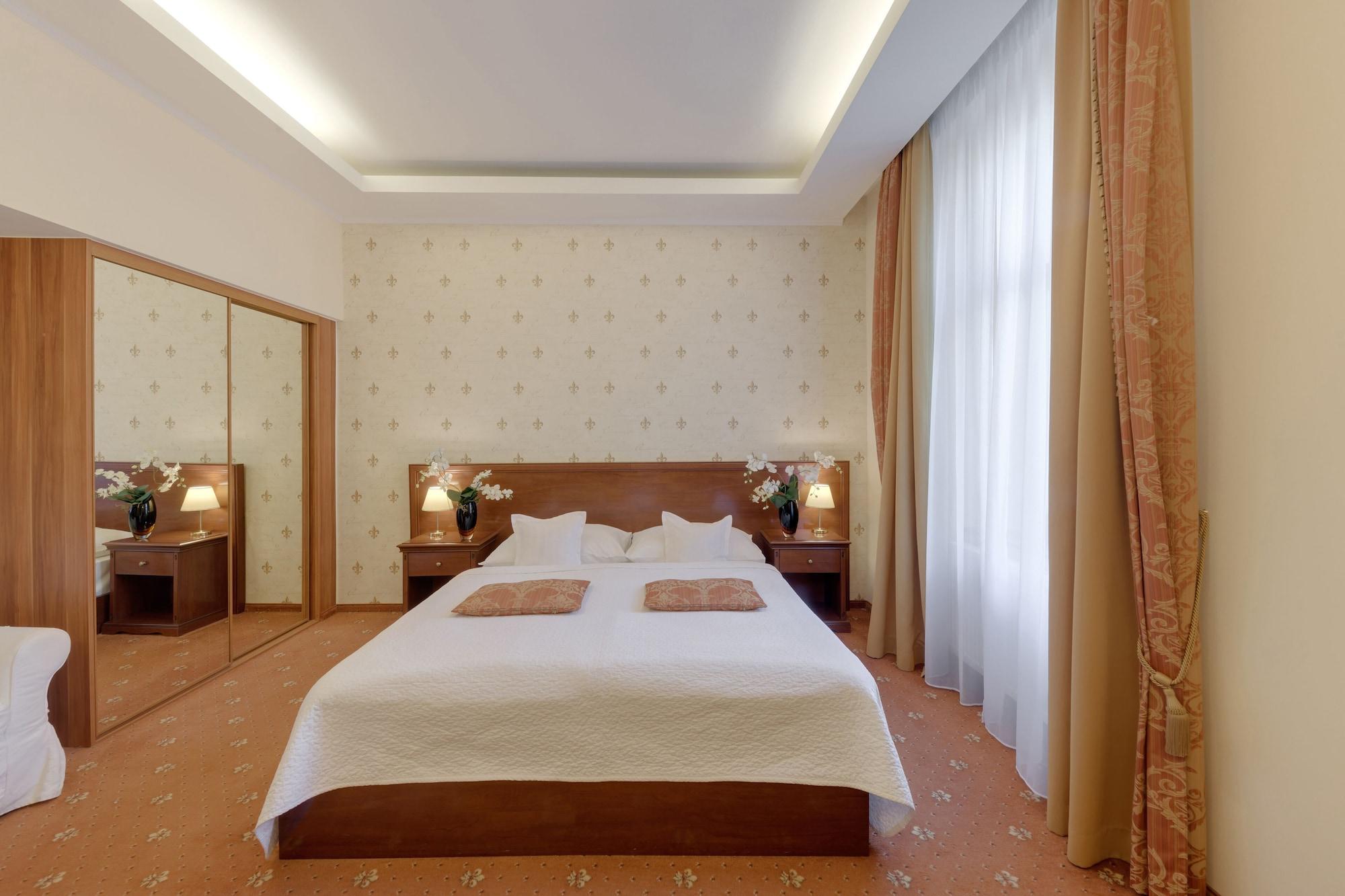 Louren Hotel Praha Bagian luar foto