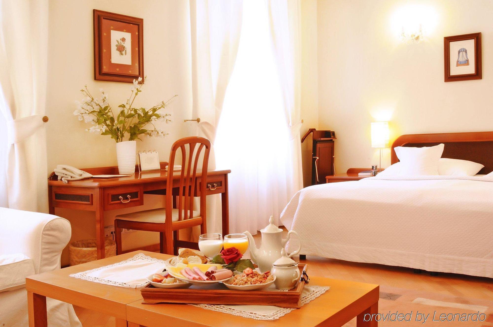 Louren Hotel Praha Ruang foto