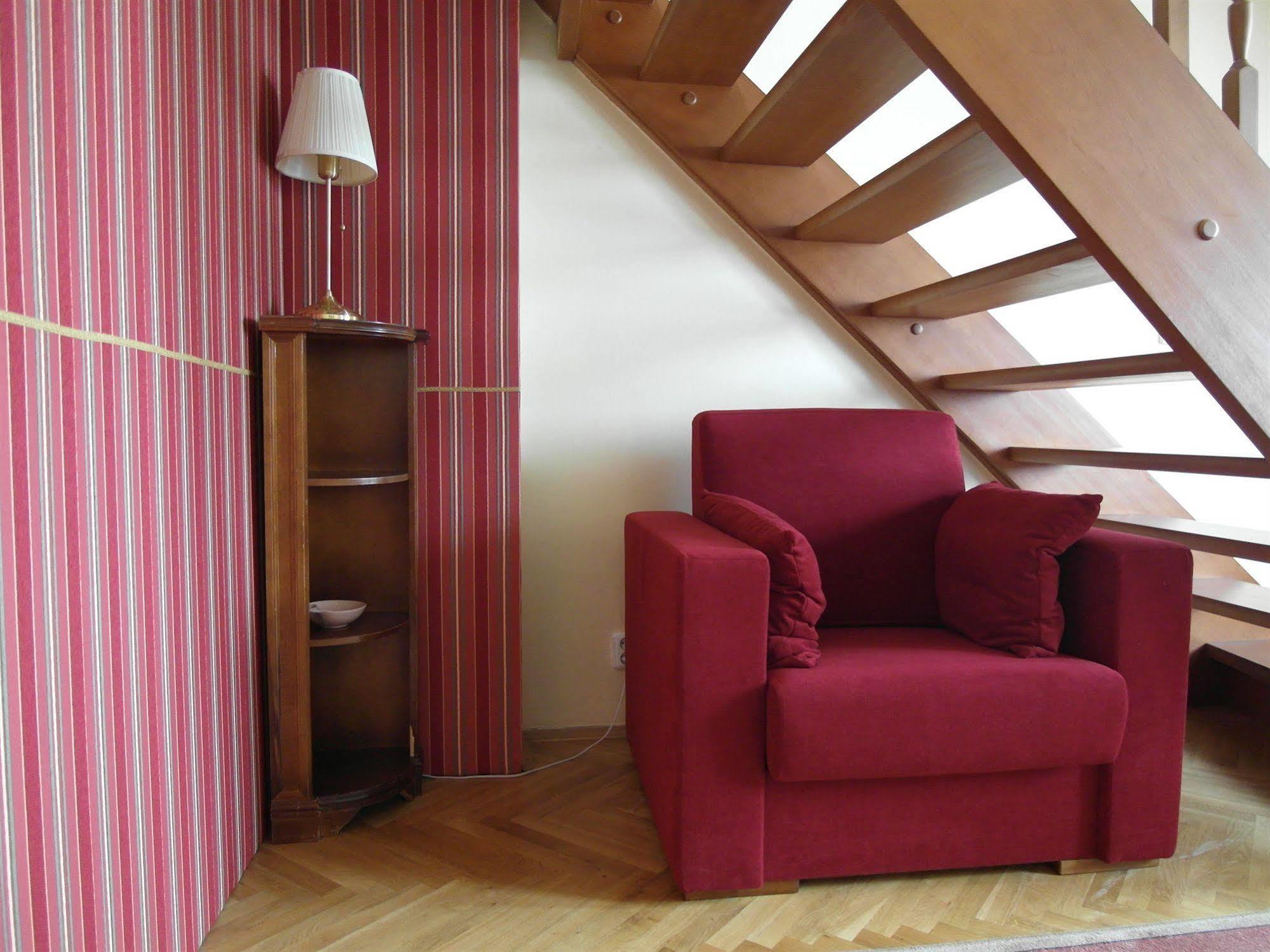 Louren Hotel Praha Bagian luar foto