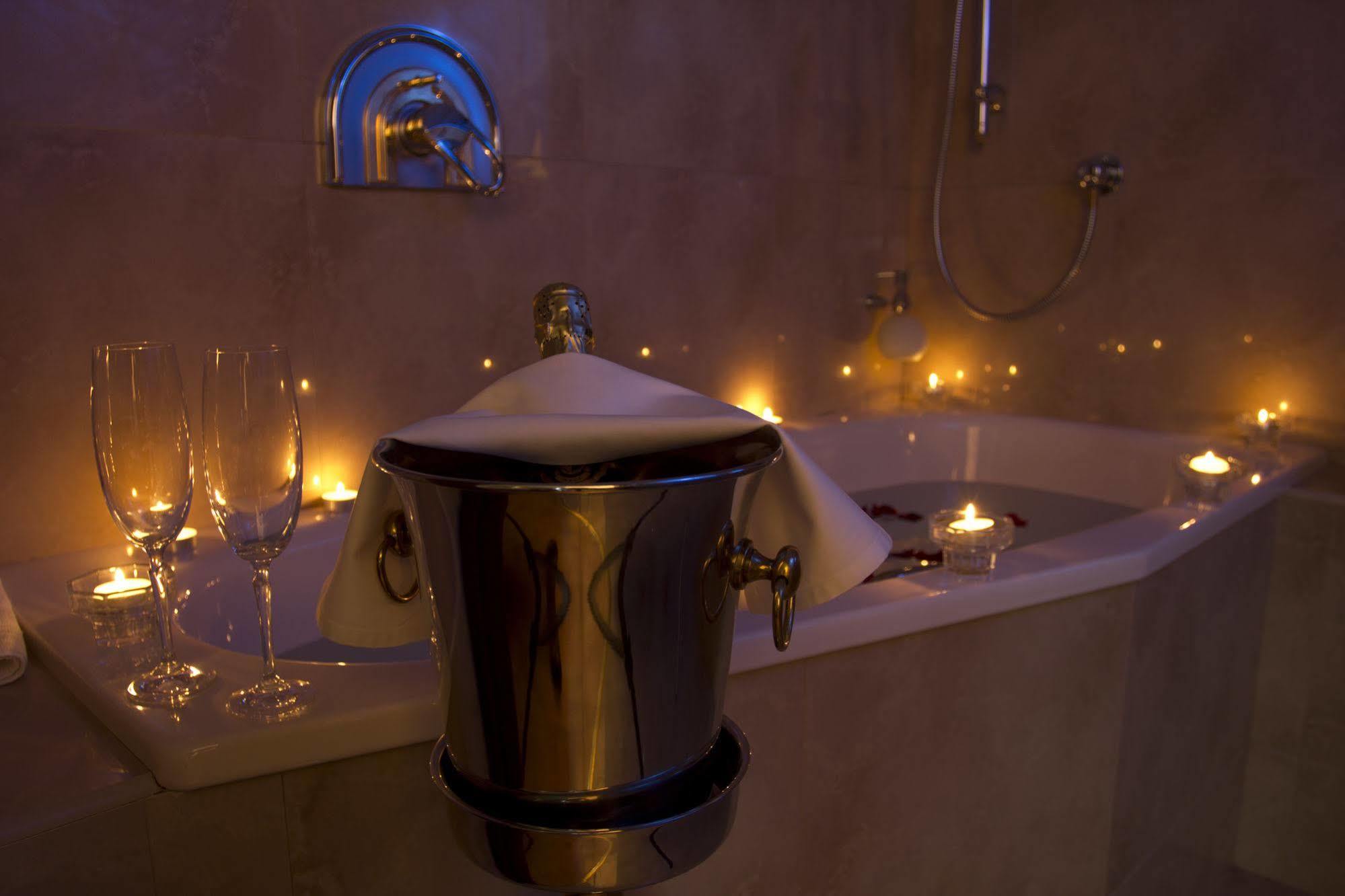 Louren Hotel Praha Bagian luar foto
