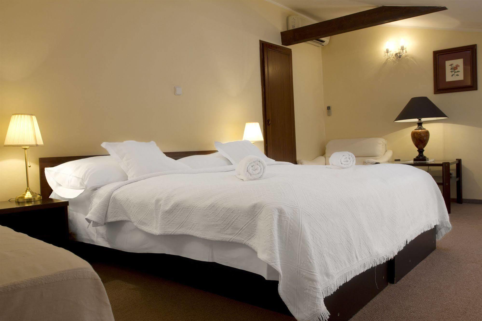 Louren Hotel Praha Bagian luar foto